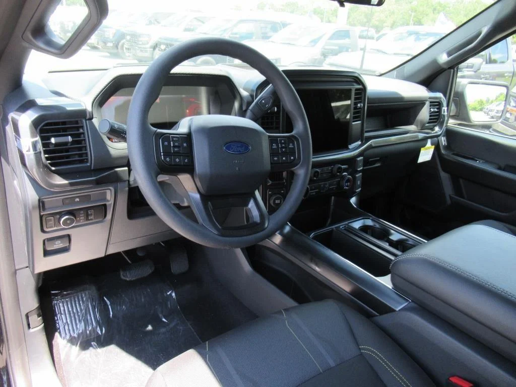 2025 Ford F-150 STX - Photo 15