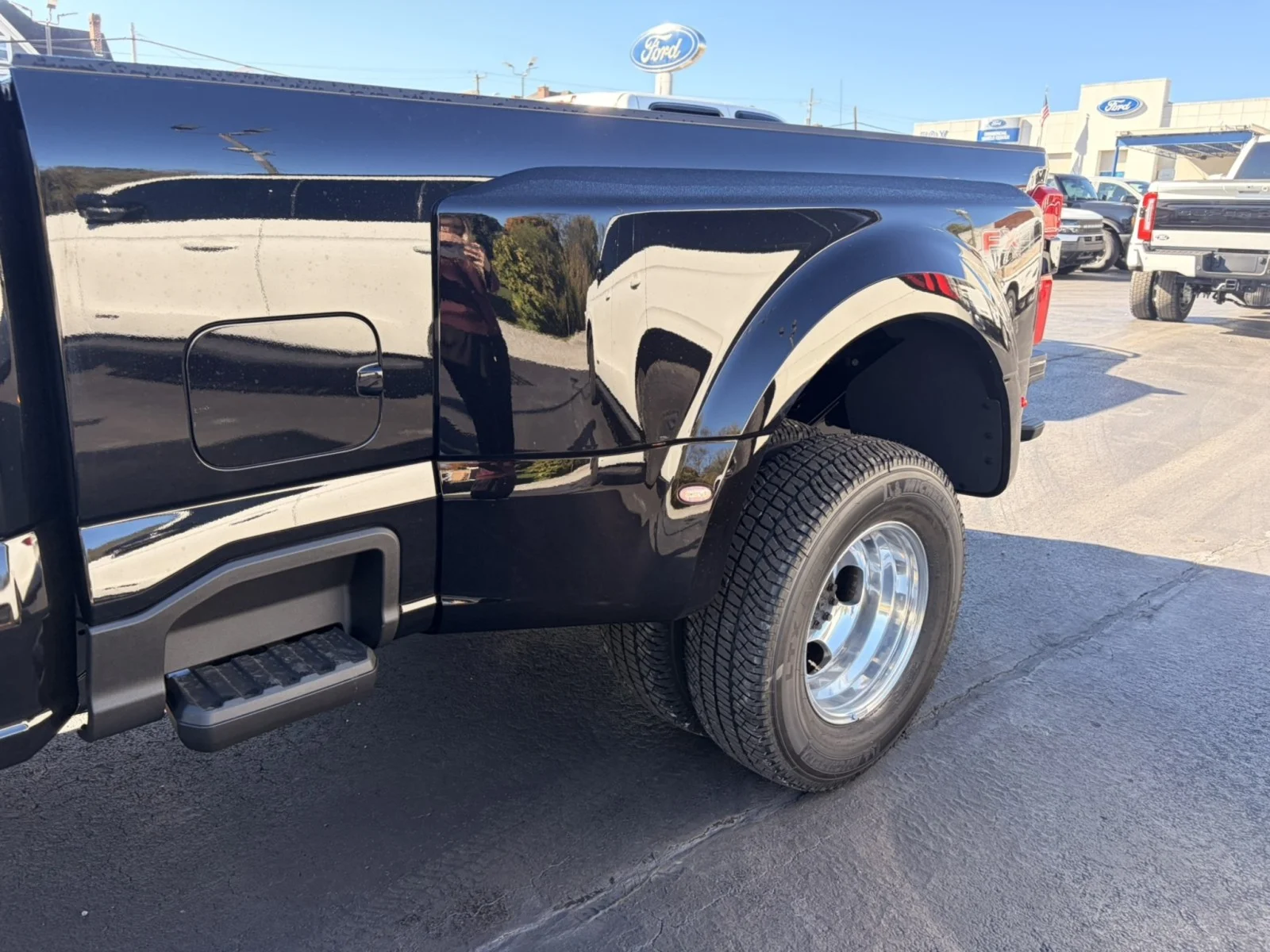 New 2027 Agate Black Metallic Ford F-350® Platinum® image 35