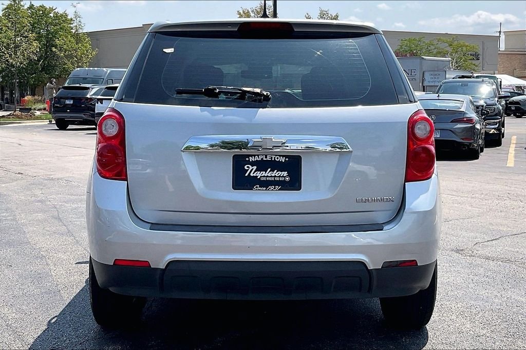 Used 2014 Silver Chevrolet LS image 3