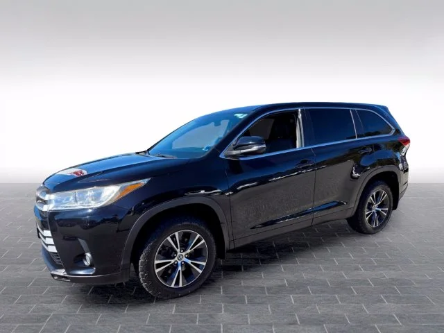 Used 2019 Black Toyota LE Plus image 3