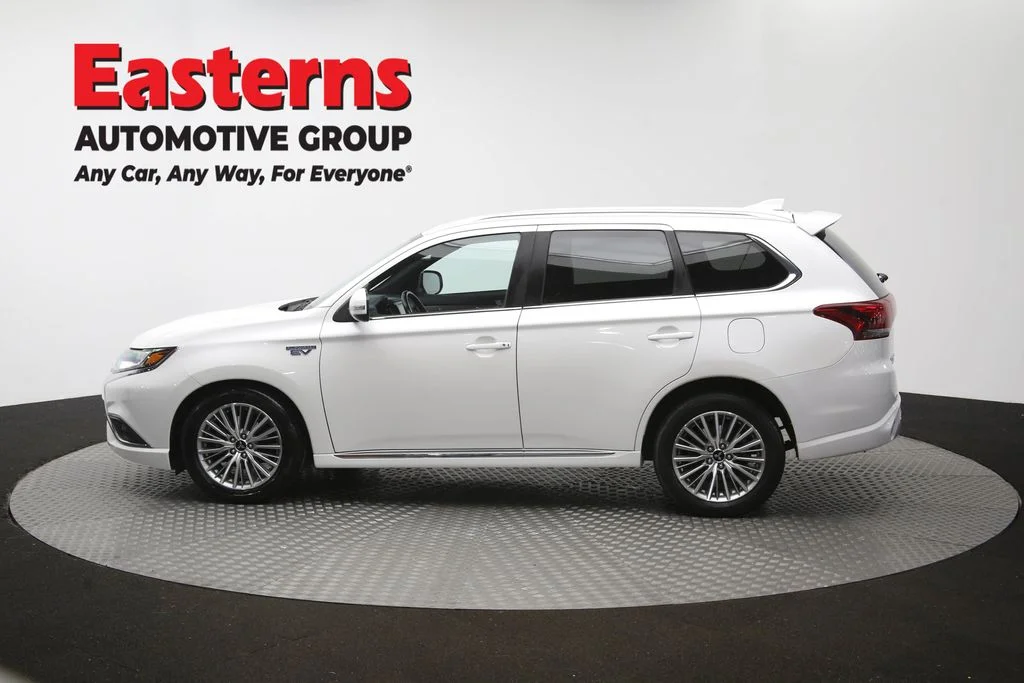 Used 2020 White Mitsubishi SEL image 60