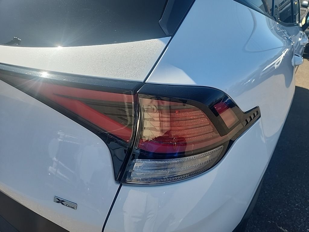 Used 2023 White Kia X-Line image 14