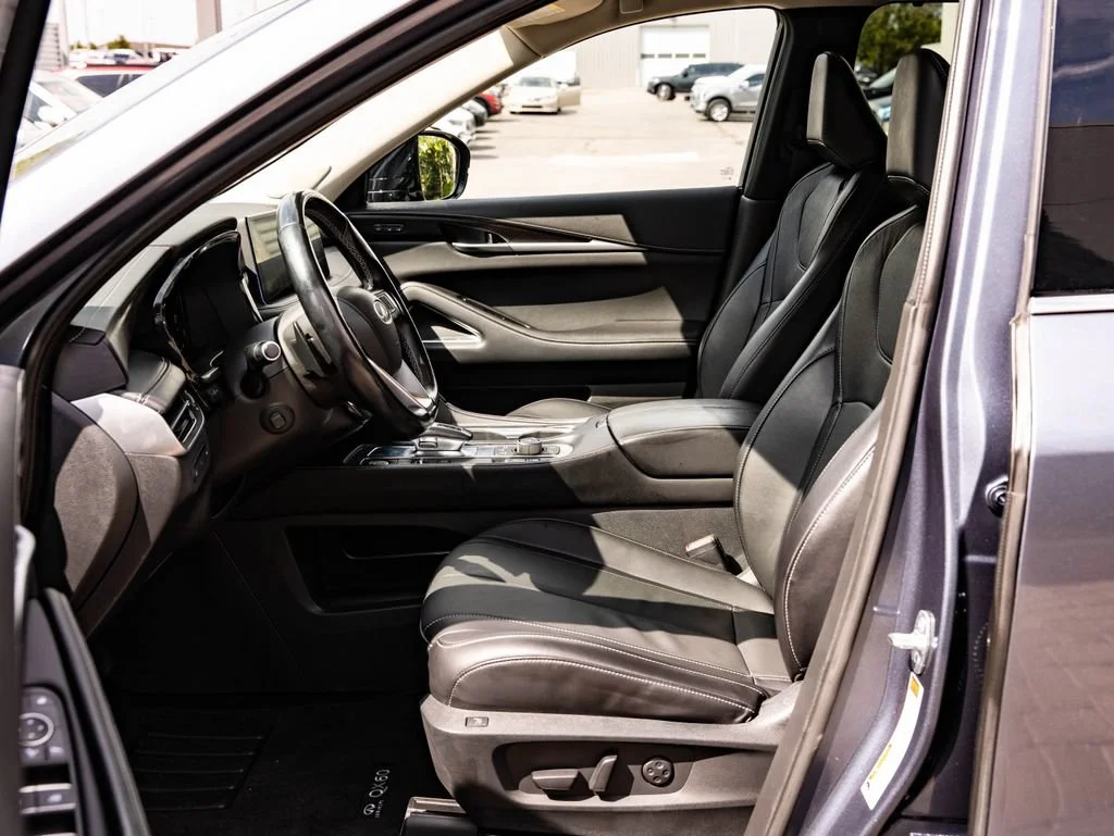 Used 2023 Moonbow Blue INFINITI Sensory image 24