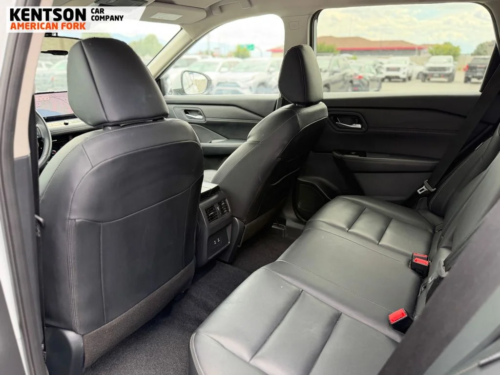 Used 2026 White Nissan SL image 25
