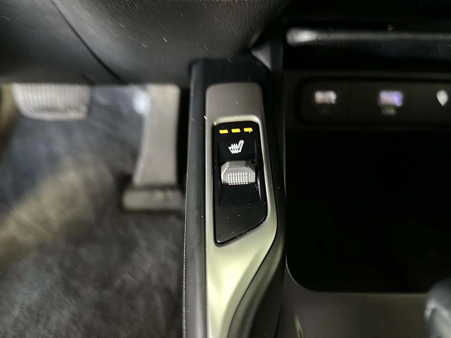 Used 2023 Wolf Gray Kia X-Line EX image 9