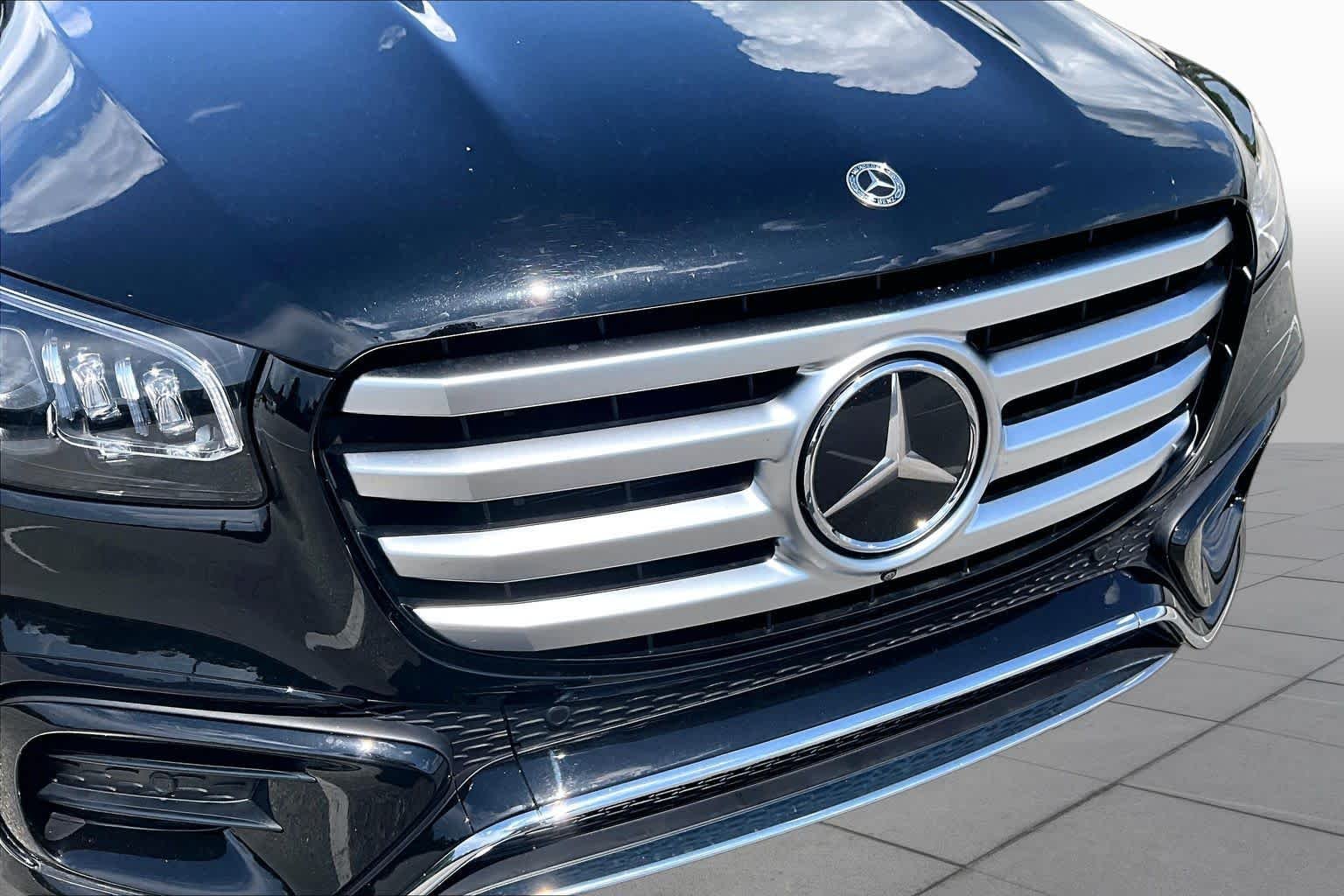 Used 2025 Obsidian Black Metallic Mercedes-Benz GLS 450 image 30