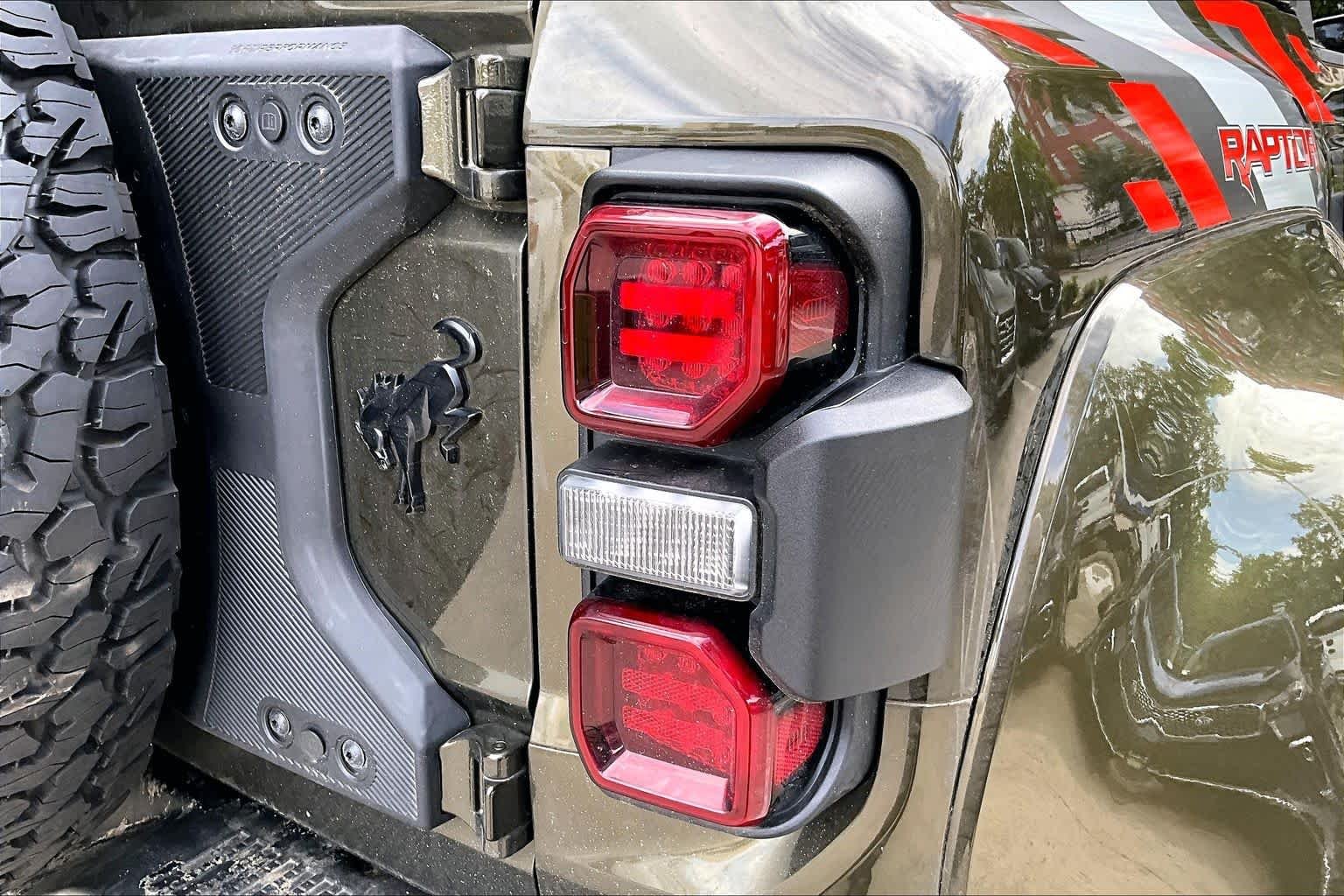 Used 2025 Shelter Green Metallic Ford Raptor image 29
