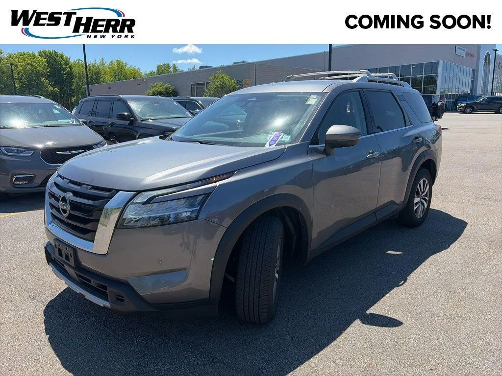 Used 2023 Gun Metallic Nissan SL 4WD image 4