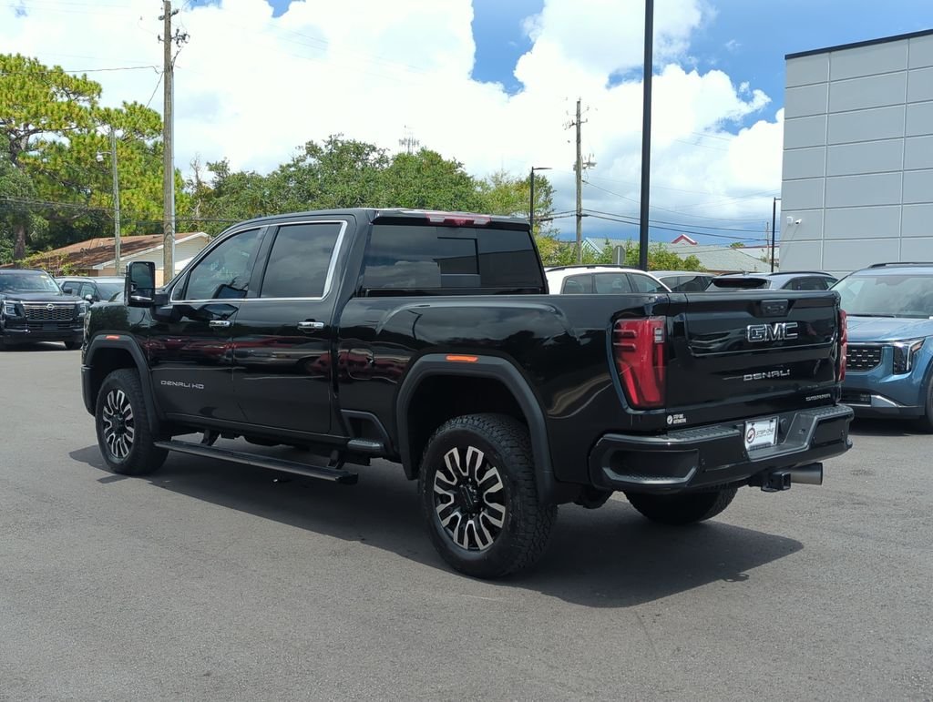 Used 2025 Black GMC Denali Ultimate image 5