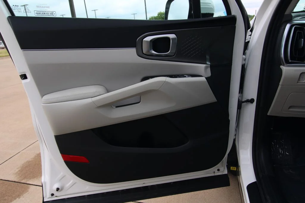 New 2026 Snow White Pearl Kia EX image 43