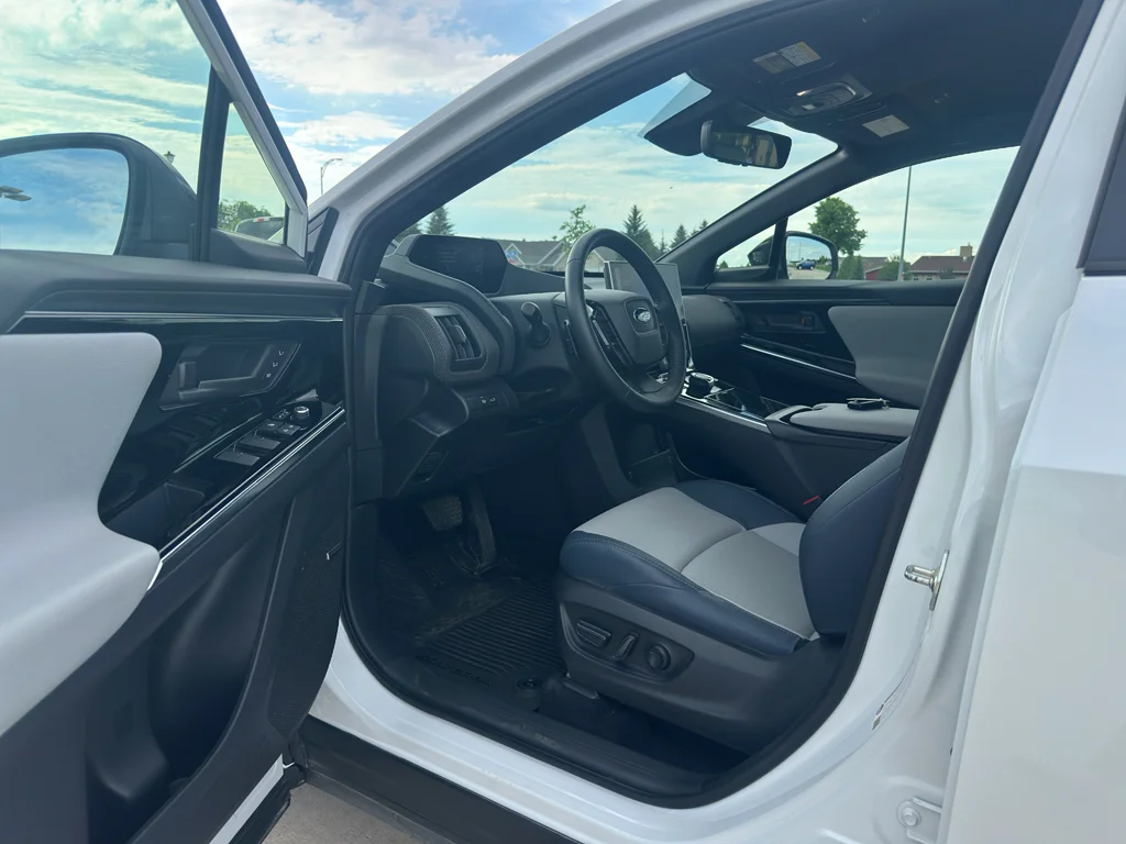 Certified Used 2023 Cosmic White Pearl Subaru Limited image 11