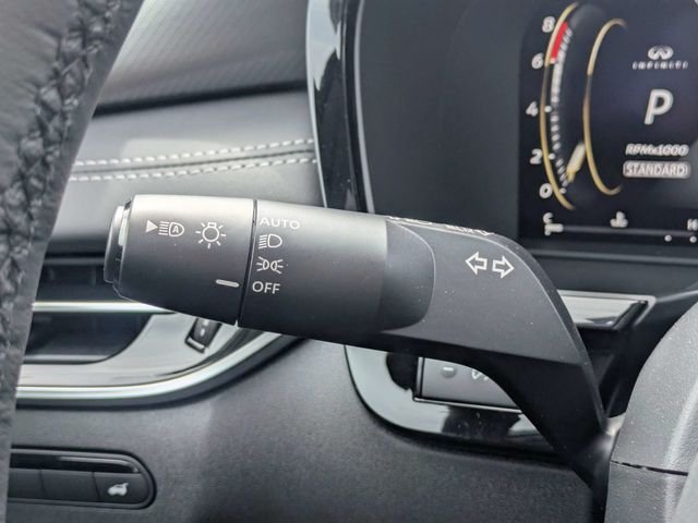 Used 2027 Gray INFINITI LUXE image 29