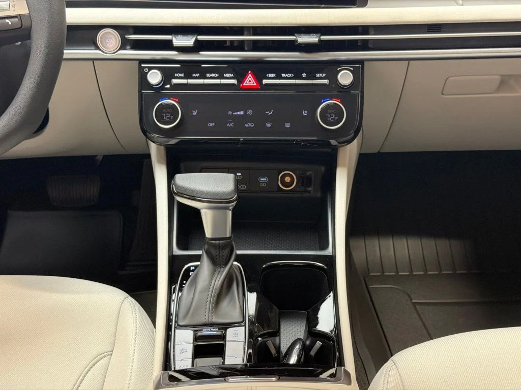New 2026 Phantom Black Hyundai SEL image 16