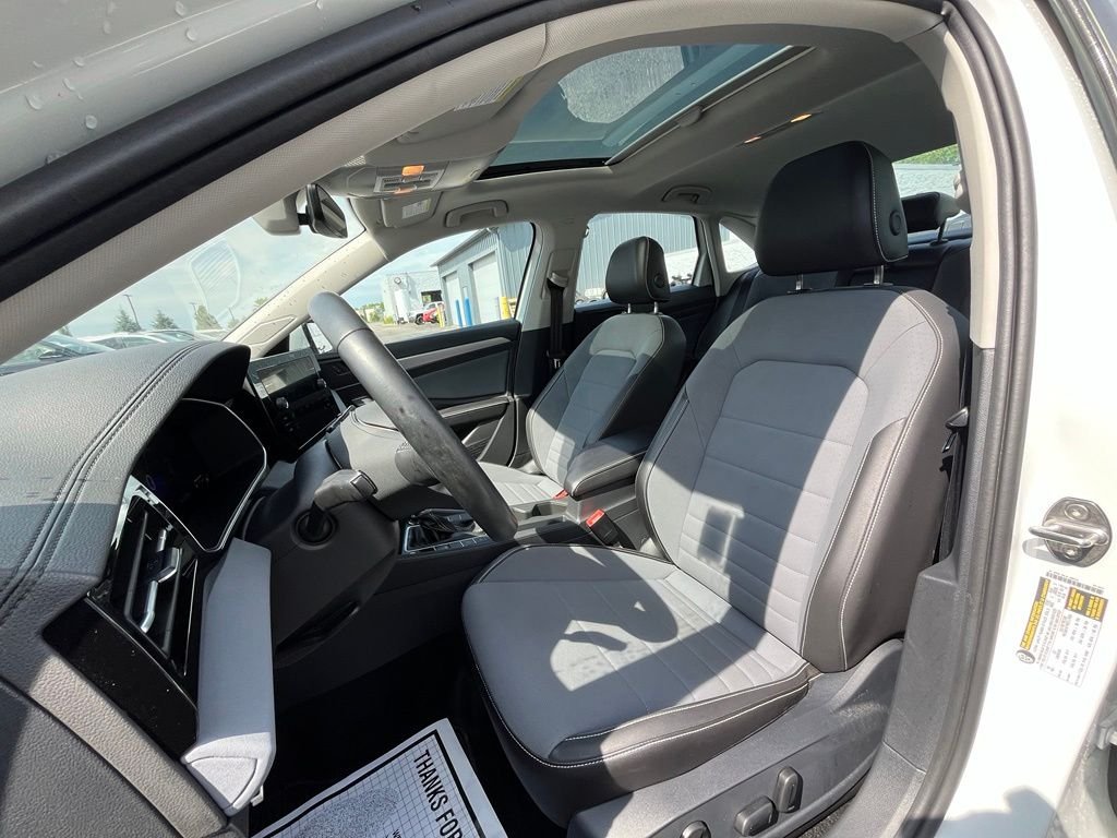Certified Used 2026 White Volkswagen 1.5T SE image 10