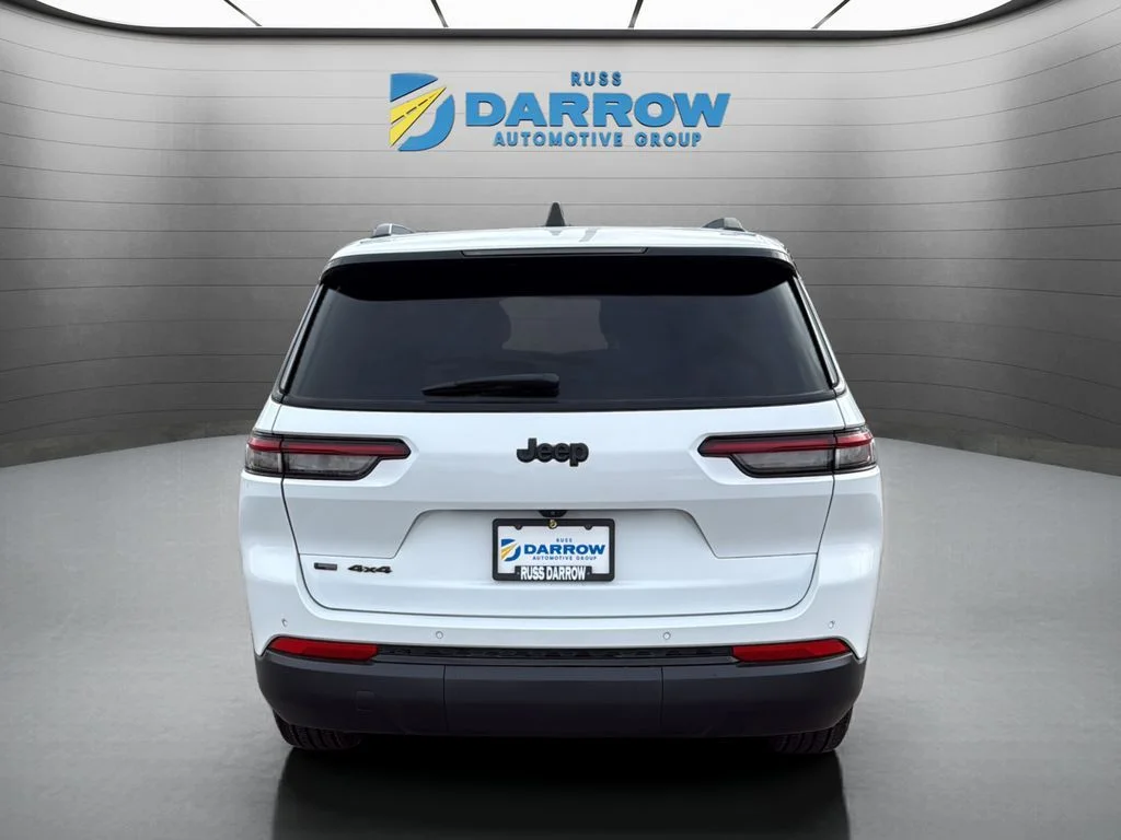 Used 2021 White Jeep Altitude image 4