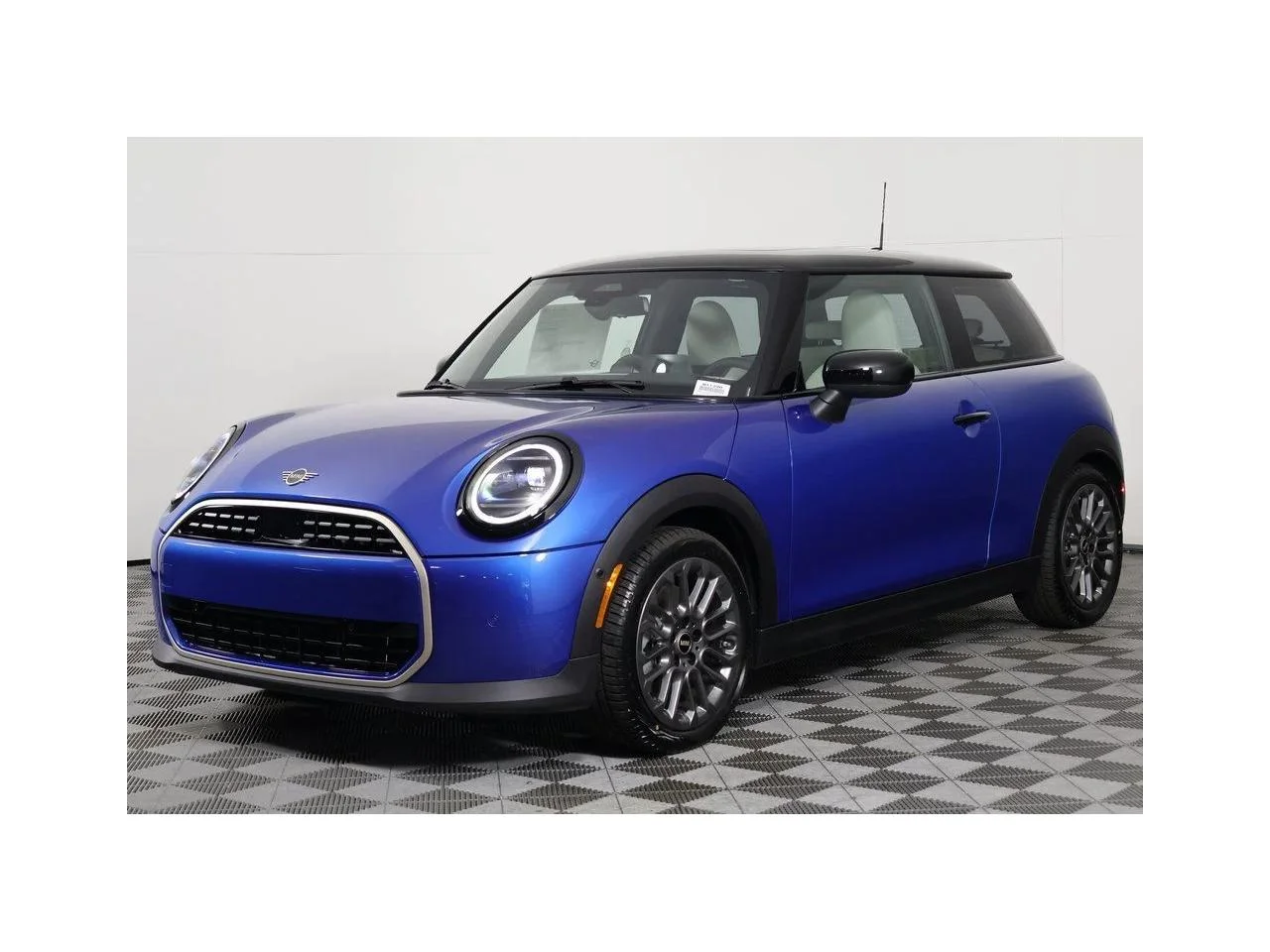 2026 MINI Hardtop's photo