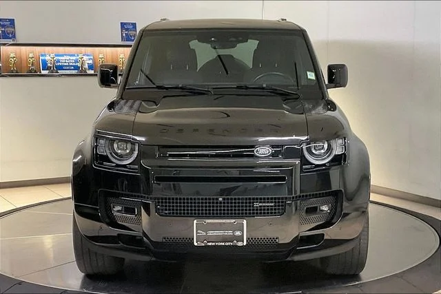 Certified Used 2023 Black Land Rover X-Dynamic SE image 2