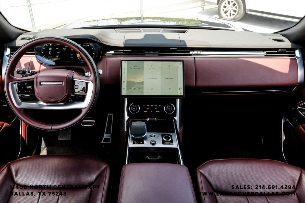 Used 2023 Santorini Black Metallic Land Rover SE image 15