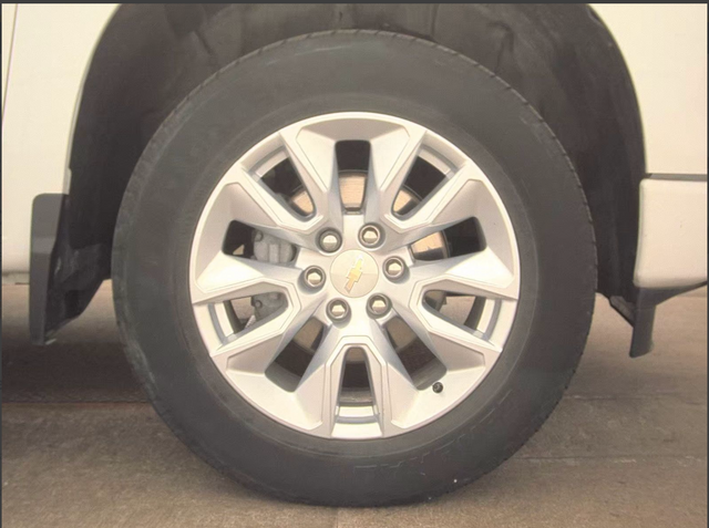 Used 2024 White Chevrolet Custom image 16
