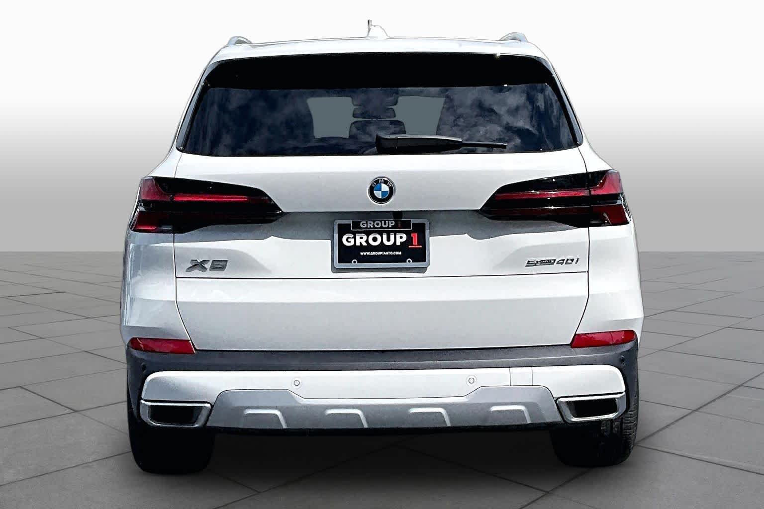 Used 2026 Alpine White BMW sDrive40i image 10