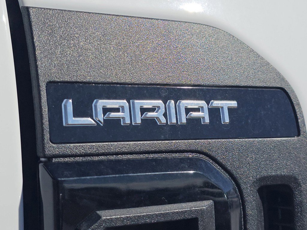 New 2026 Oxford White Ford LARIAT image 21