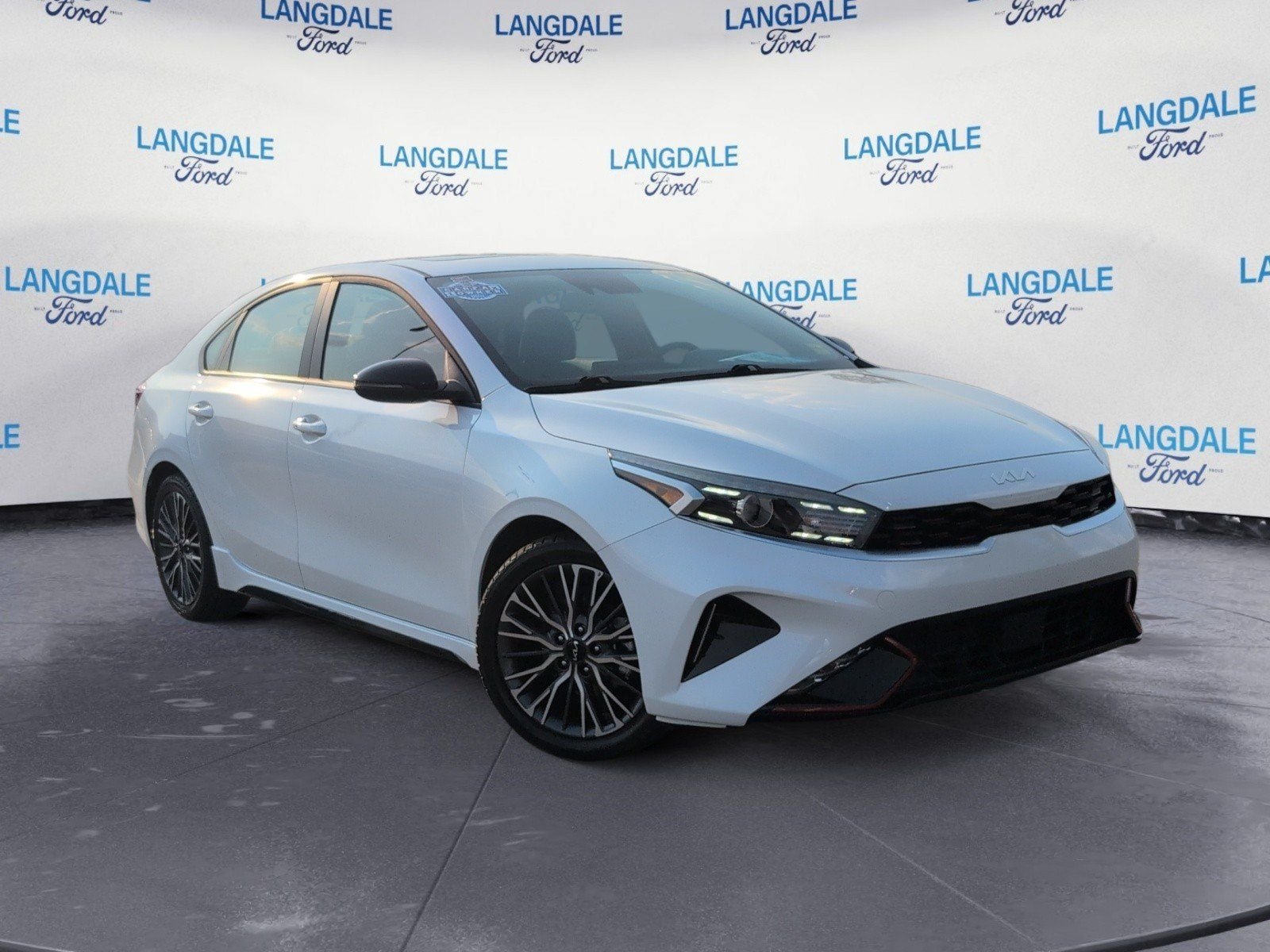 Used 2024 Snow White Pearl Kia GT-Line image 2