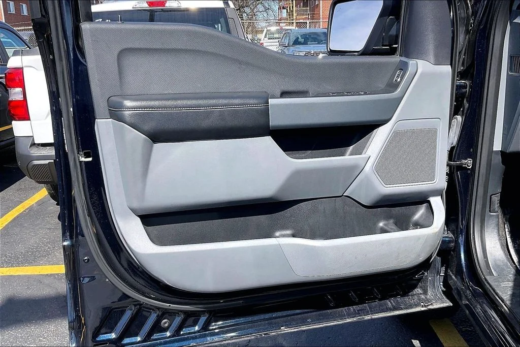 Used 2023 Blue Ford XLT image 19