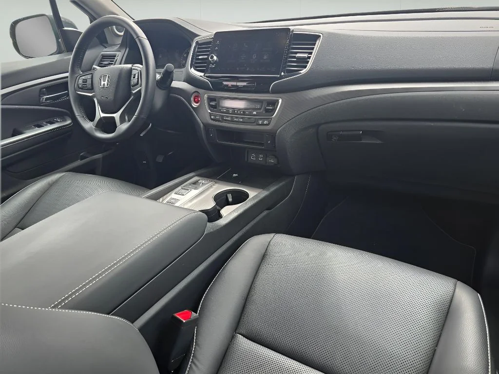 Used 2025 Black Honda RTL image 12