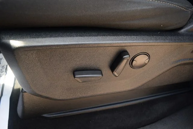 Used 2024 Black Ford XLT image 19