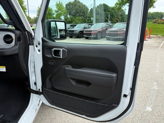 New 2026 Bright White Clear-Coat Exterior Paint Jeep Sport image 27