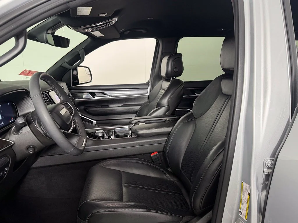 Certified Used 2024 Silver Jeep Base image 19