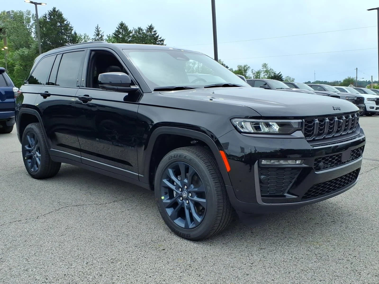 New 2026 Diamond Black Crystal Pearl-Coat Exterior Paint Jeep  image 1