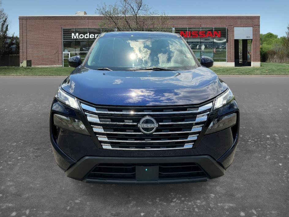 Used 2024 Deep Ocean Blue Pearl Nissan SV image 6