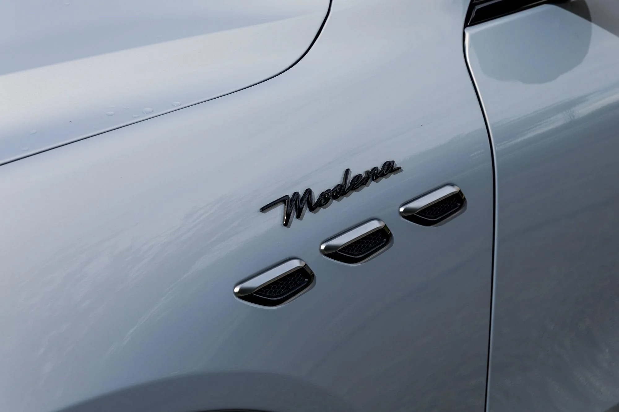 Used 2023 Bianco Astro Metallic Maserati Modena image 11