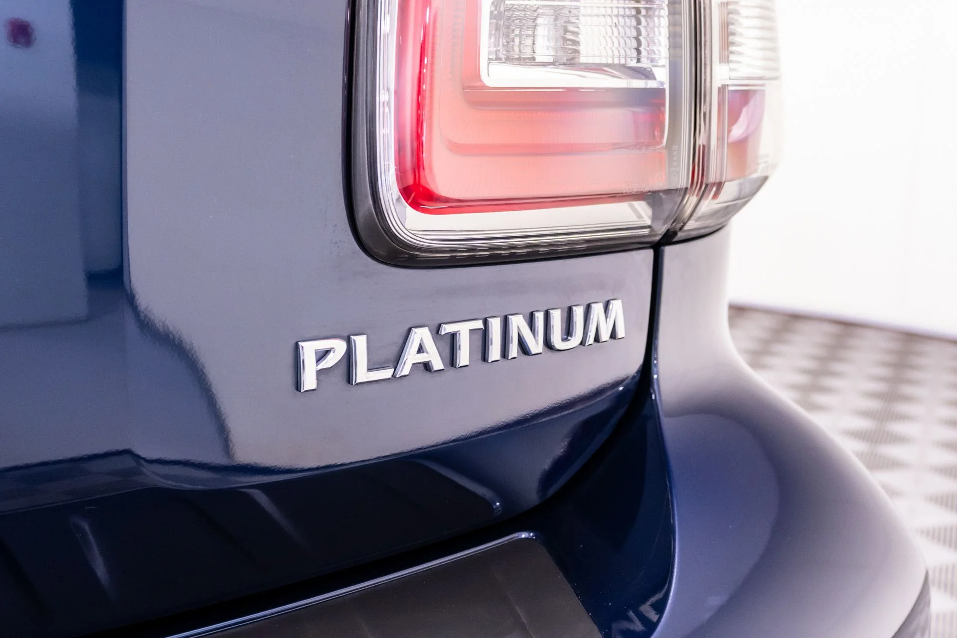 Used 2019 Blue Nissan Platinum image 35