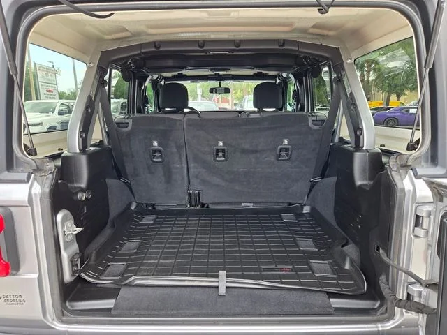 Certified Used 2019 Silver Jeep Unlimited Sahara image 9