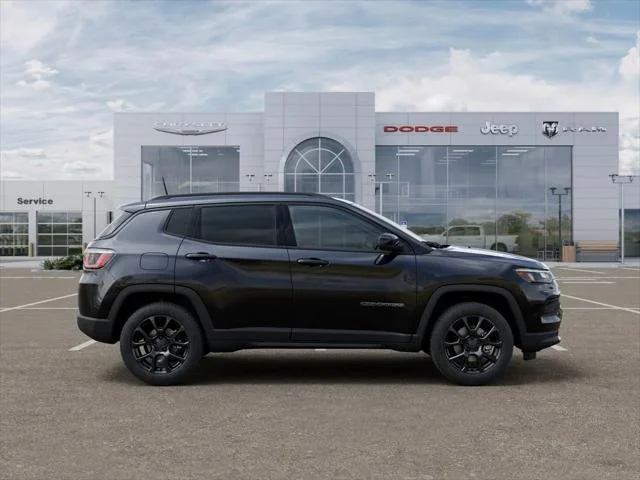 New 2026 Diamond Black Crystal Pearlcoat Jeep Latitude image 22