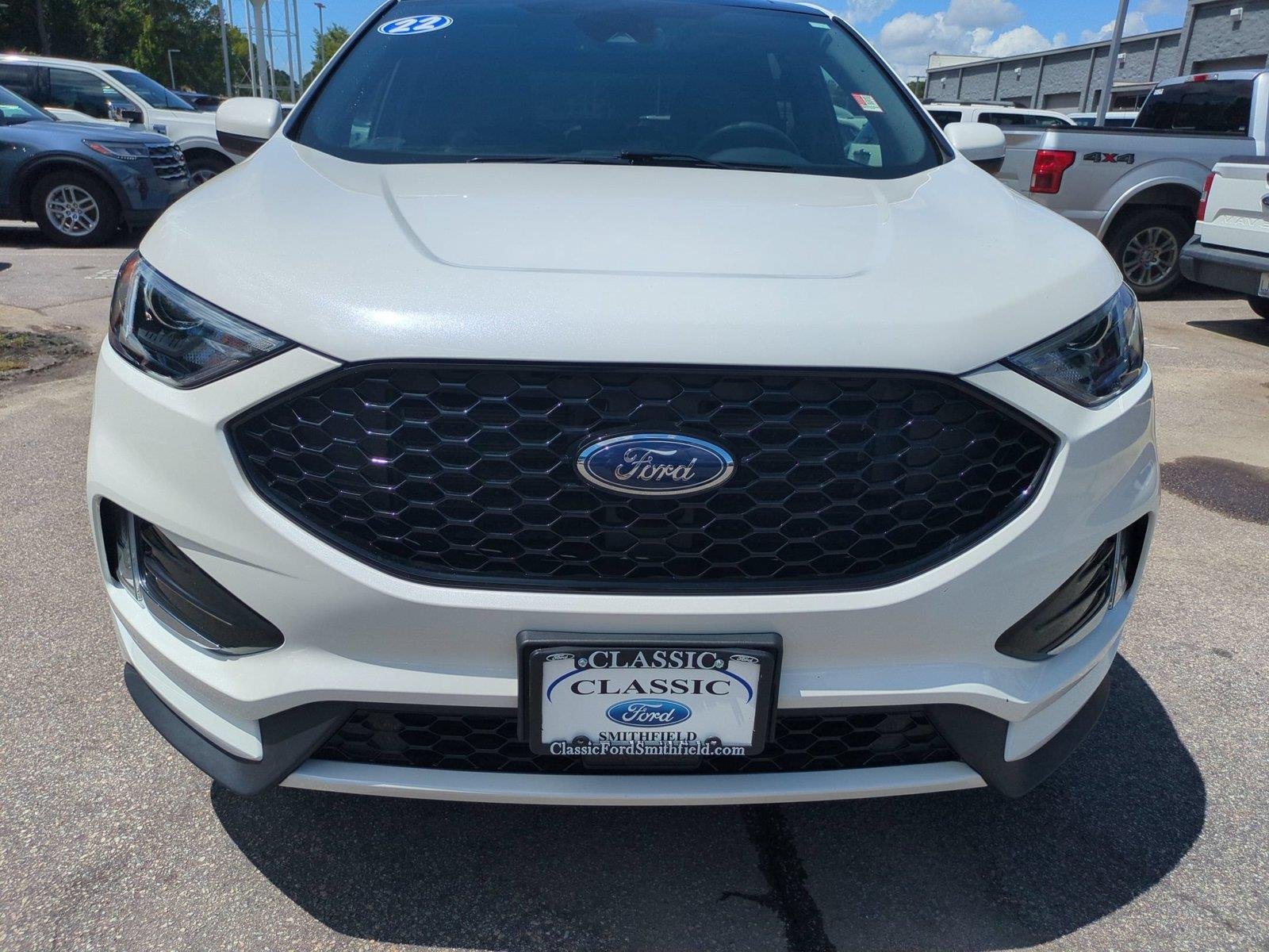 Used 2022 Star White Metallic Tri-Coat Ford ST-Line image 14