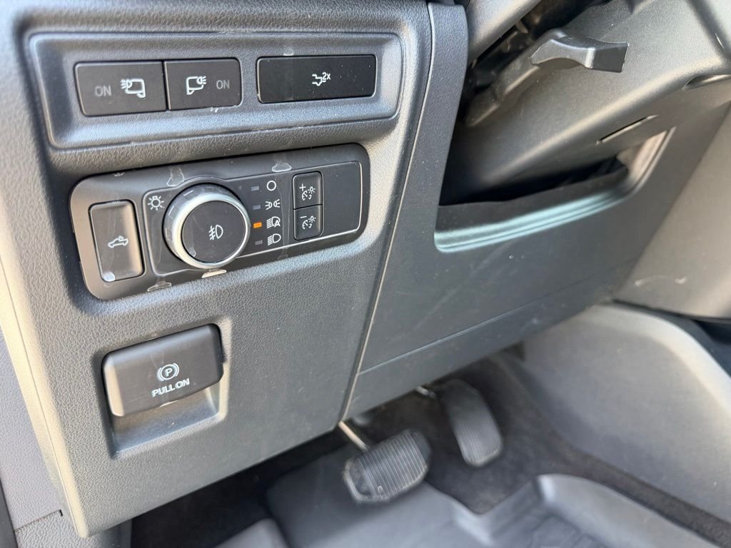 Used 2022 White Ford XLT image 29