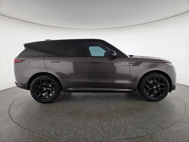 Used 2023 Gray Land Rover SE Dynamic image 6