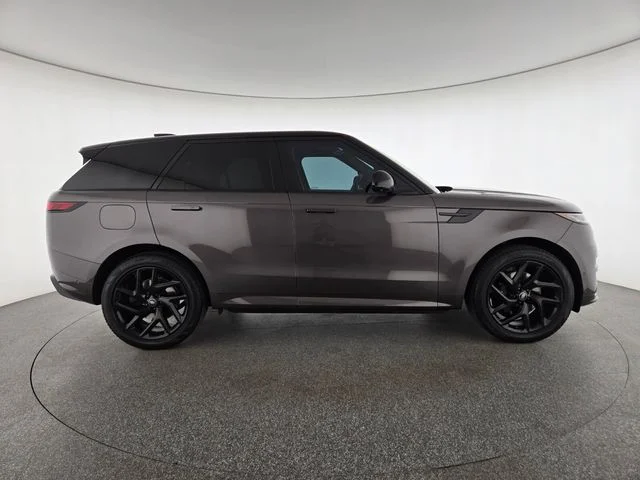 Used 2023 Gray Land Rover SE Dynamic image 6