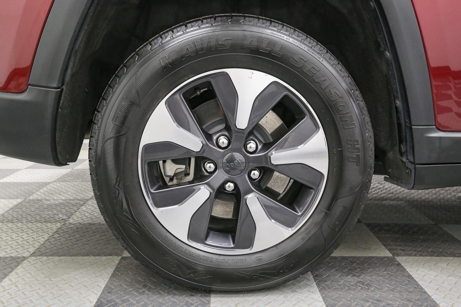 Used 2024 Velvet Red Pearlcoat Jeep LIMI image 18