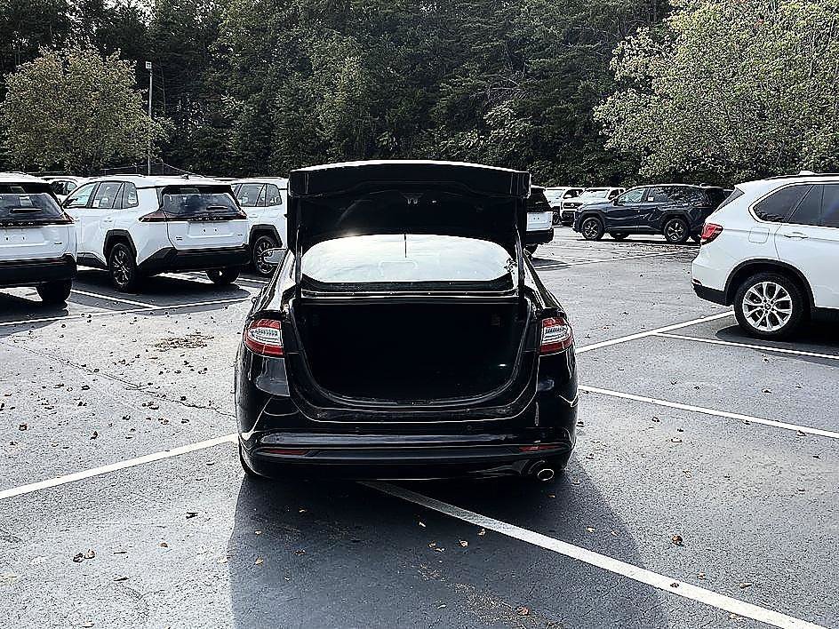 Used 2016 Shadow Black Ford SE image 8