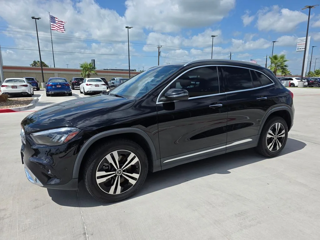Used 2025 Black Mercedes-Benz GLA 250 image 3