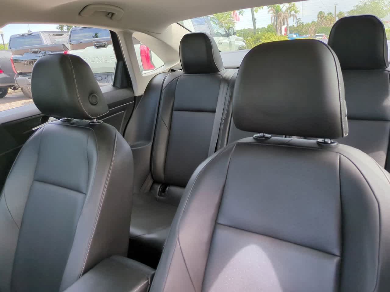 Used 2019 Platinum Gray Metallic Volkswagen SE image 8