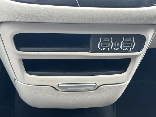 Used 2024 Silver Chrysler Touring L image 21