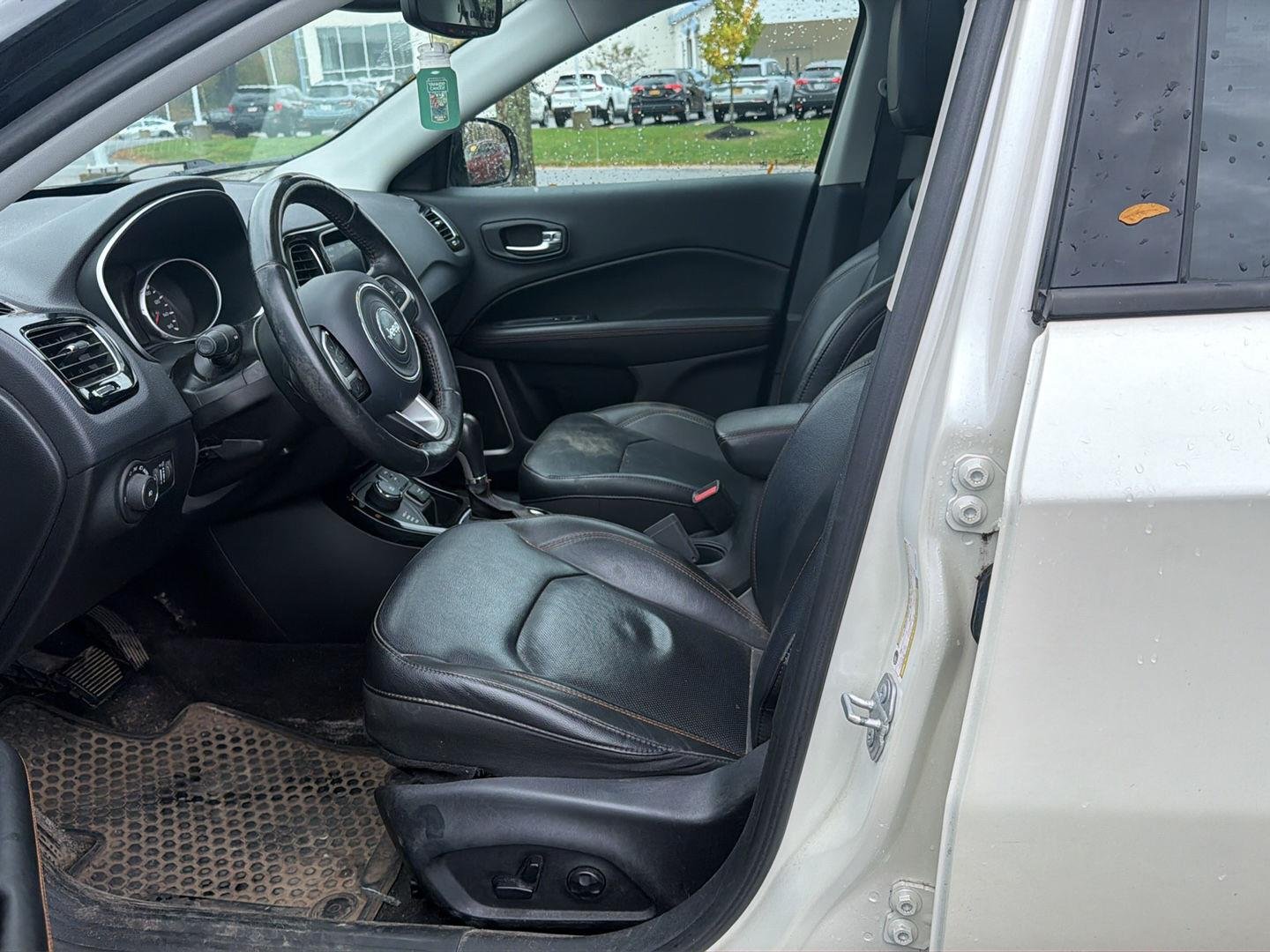 Used 2019 Pearl White Tri-Coat Jeep Limited image 13