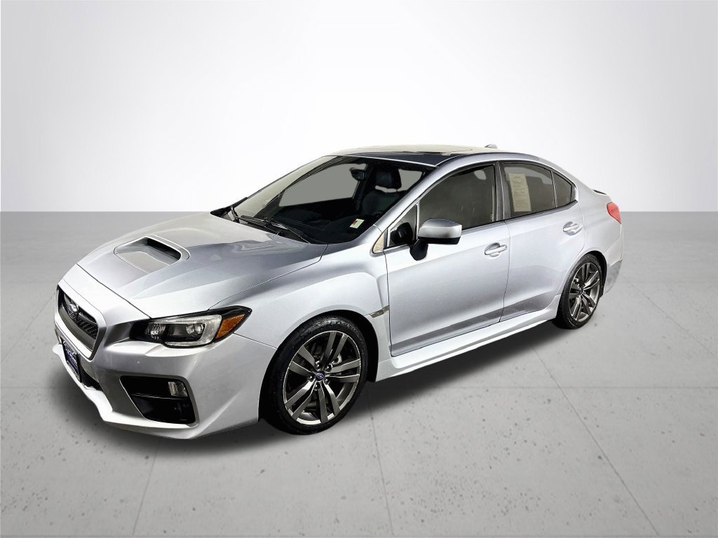 Used 2016 Ice Silver Metallic Subaru Limited image 2