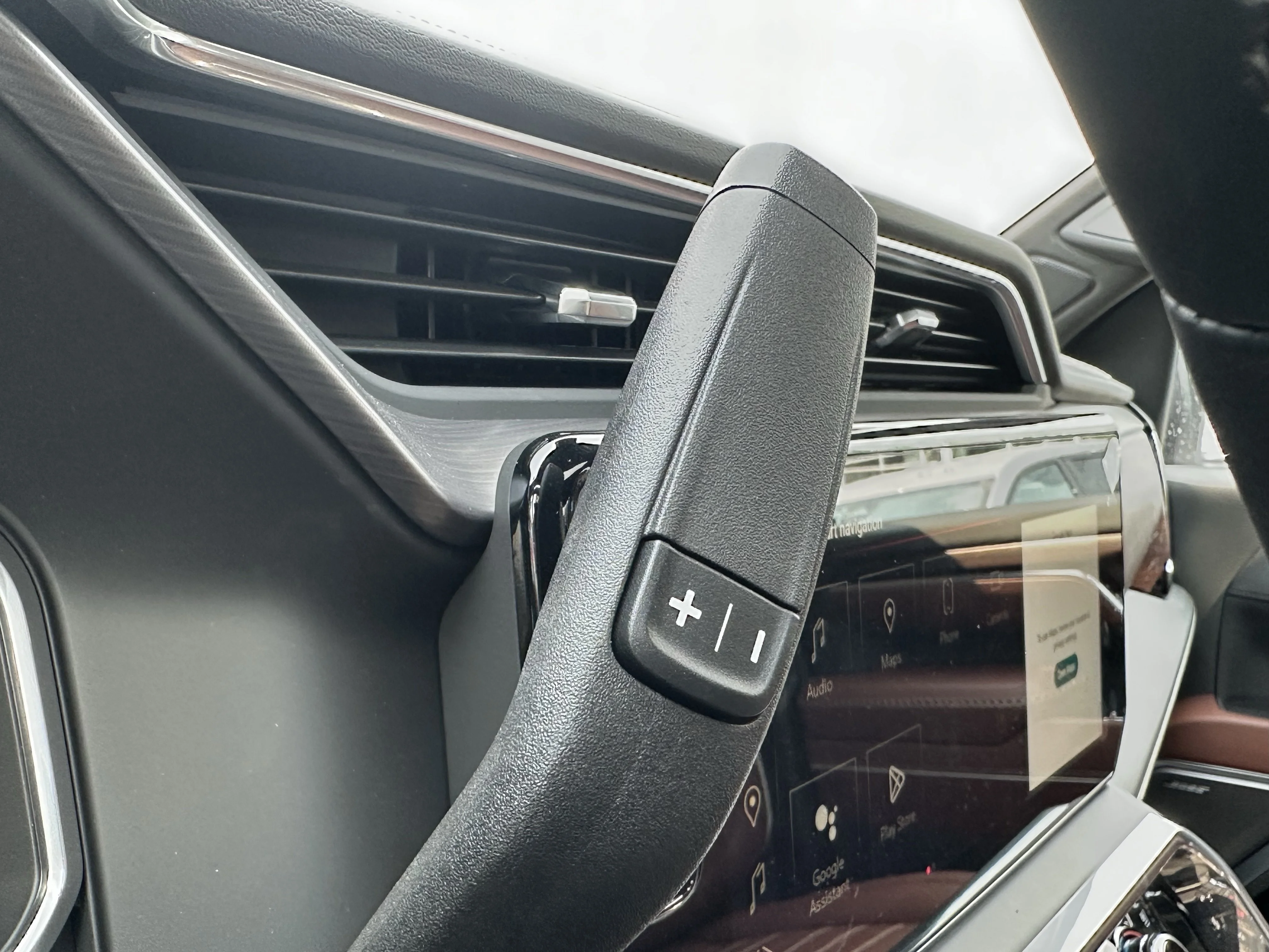 New 2026 Polar White Tricoat GMC Denali Ultimate image 17