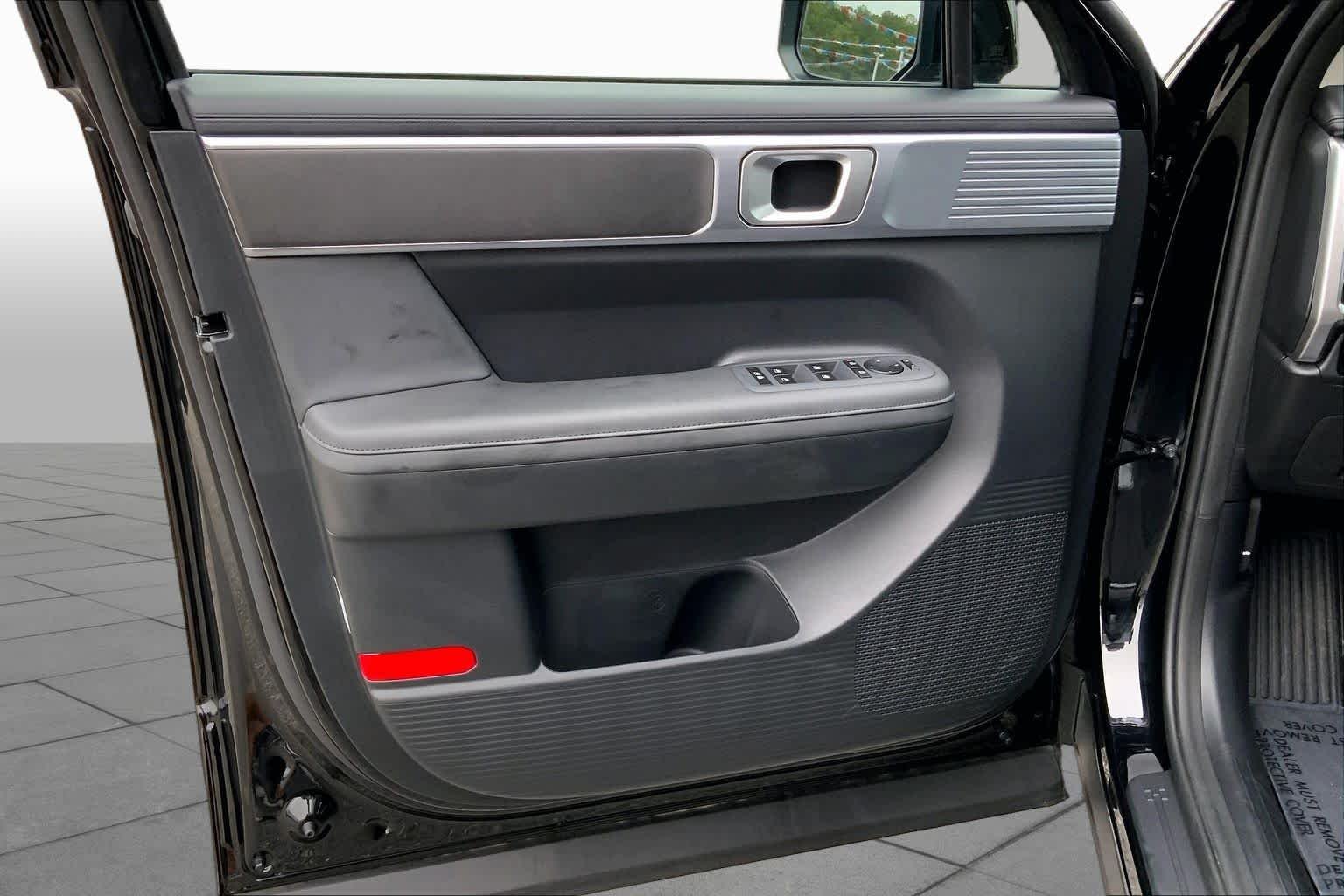 Used 2026 Phantom Black Hyundai SEL image 18